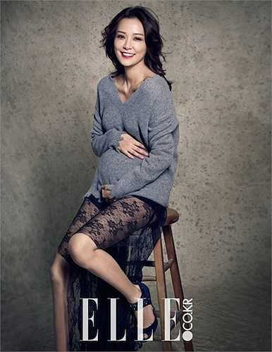 Đã từng là hoa hậu Hàn Quốc, nên Tae Young sở hữu thân hình khá chuẩn, kể cả khi đã sinh em bé. 