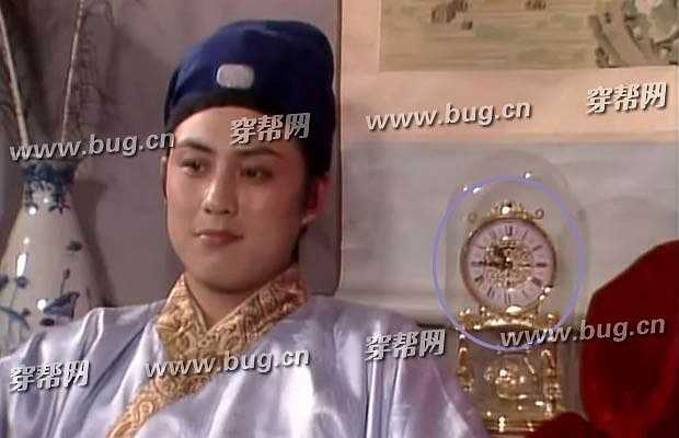 Nói sau câu nói đó, đồng hồ đã điểm 10 giờ 45 phút. Khán giả bật cười khi chỉ một câu nói mất 10 phút.