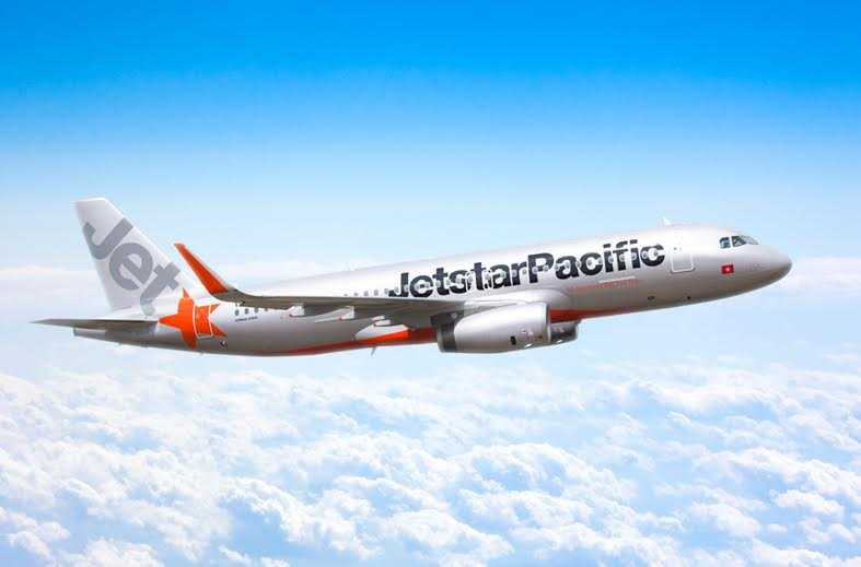 Máy bay Jetstar bay lòng vòng trên trời không thể hạ cánh