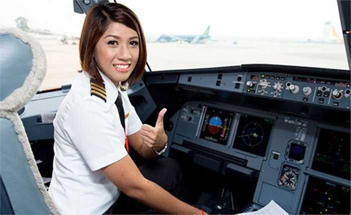 Cái duyên đưa Antonette Parucha đến với nghiệp bay khi cô thấy một nữ sinh mặc đồng phục phi công. “'ó quá đẹp và từ giây phút đó tôi đã khao khát được khoác bộ đồng phục phi công lên mình', Antonette Parucha nói.