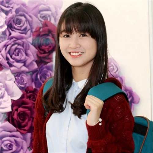 'Mình đang nỗ lực học tập để đạt kết quả tốt cho kỳ học tiếp theo và cố gắng hơn nữa cho những phần thi tiếp theo của Cuộc thi Nữ sinh thanh lịch Đại học Quốc gia Hà Nội'.