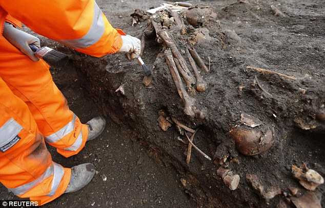 Phát hiện 3.000 bộ hài cốt giữa thủ đô London