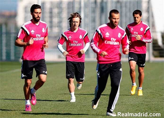 Ngoài tin vui từ Ramos, HLV Carlo Ancelotti còn chào đón sự trở lại của Luka Modric.