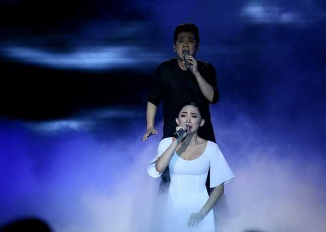 Tóc Tiên nhận được số điểm cao từ phía giám khảo dù giọng hát còn chênh, phô và bị hụt hơi ở nhiều chỗ. Ảnh: Thành Luân.