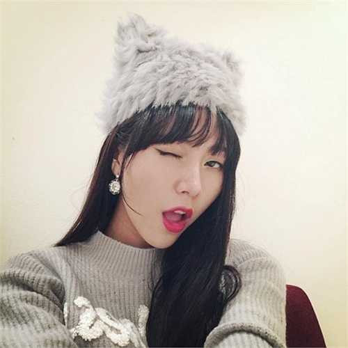 Hiện Ngọc Châm đang có dự định tấn công vào làng showbiz Việt. Cô nàng từng là ứng cử viên sáng giá tại cuộc thi Hoa khôi áo dài Việt Nam 2014.