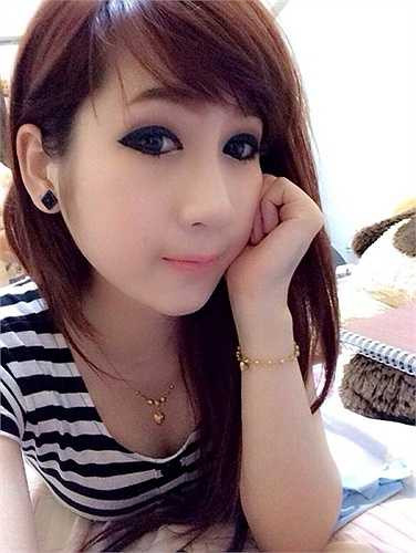 Cô nàng sở hữu ngoại hình như một búp bê.