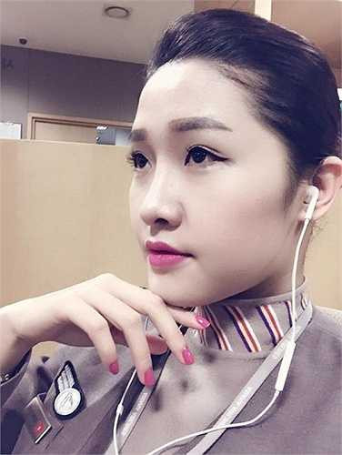 Trang đến với nghề từ sở thích ngày bé. Khi đọc được tuyển dụng của Asiana Airlines, Trang đã đăng ký và trúng tuyển. Cô nàng cho biết sẽ gắn bó với công việc dài lâu.