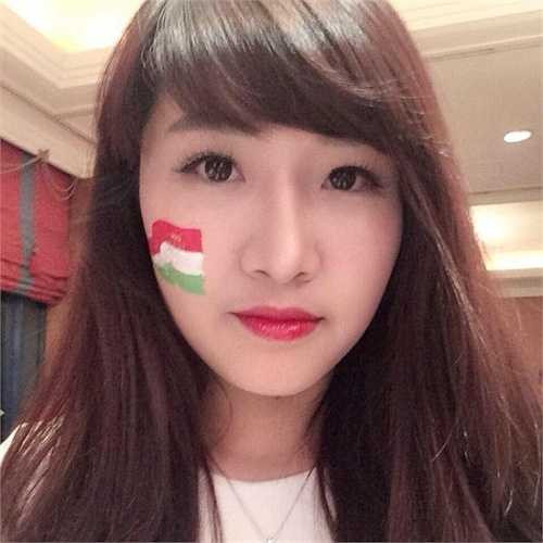 Quỳnh Trang sở hữu vẻ đẹp đằm thắm, dịu dàng.