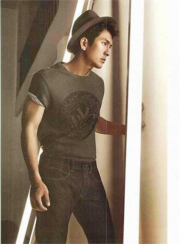 Anh được biết đến khi tham gia bộ phim 'Dang Bireley’s and the Young Gangsters' năm 1997.