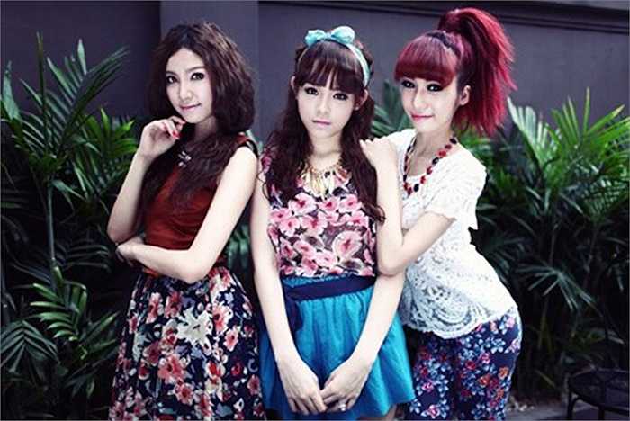 Sau một thời gian tập trung cho phim ảnh, Huyền Baby bất ngờ xuất hiện với vai trò ca sỹ trong bộ ba B.Sily cùng Hạnh Sino và Emily. 