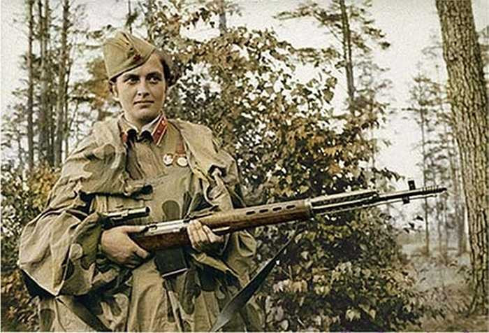 Cũng trong chuyến đi đáng nhớ này, hình ảnh bà đã xuất hiện trong ca khúc 'Miss Pavlichenko' được ca sĩ nhạc đồng quê nổi tiếng Woodie Guthrie sáng tác 