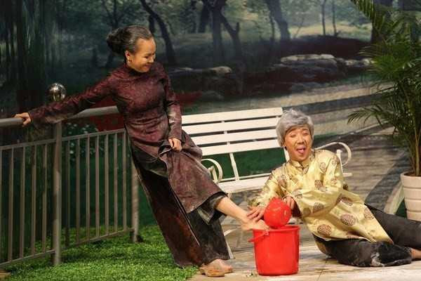 Việt Hương - Trấn Thành là những cái tên đắt show hiện nay.