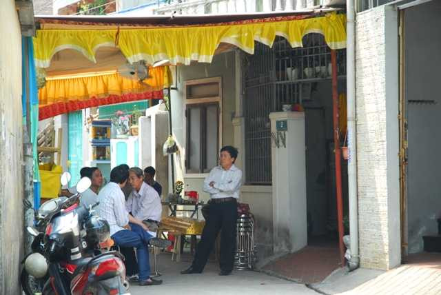 Tàu hỏa đâm đứt lìa ô tô: Nghẹn ngào đưa thi thể lái tàu tử nạn về nhà