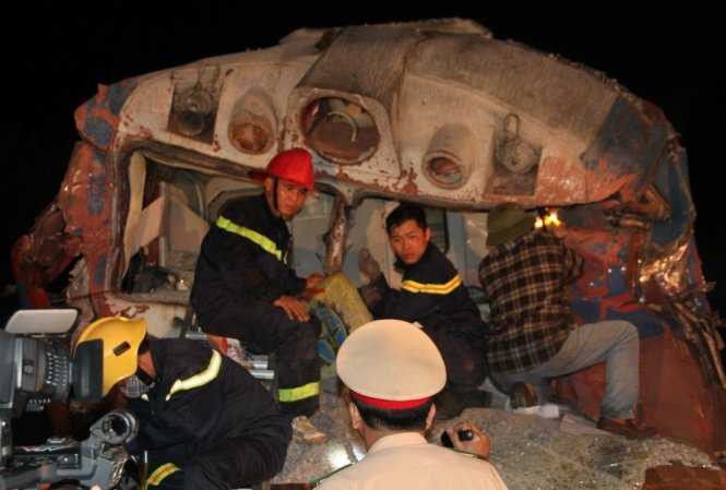 Tàu hỏa đâm đứt lìa ô tô: Sự trùng hợp kỳ lạ