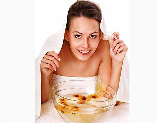 Hơi nước: Hít hơi nước làm cho bạn giảm triệu chứng cúm như tắc mũi, bạn sẽ thấy nhẹ nhõm hơn. Bạn cũng có thể thêm các loại dầu như dầu hạt tiêu, dầu bạc hà vào nước nóng để đạt hiệu quả hơn.