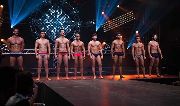 Bên cạnh giải thưởng cao nhất, Nguyễn Văn Sơn còn giành thêm giải phụ 'Thí sinh được yêu thích nhất trên Internet'. 