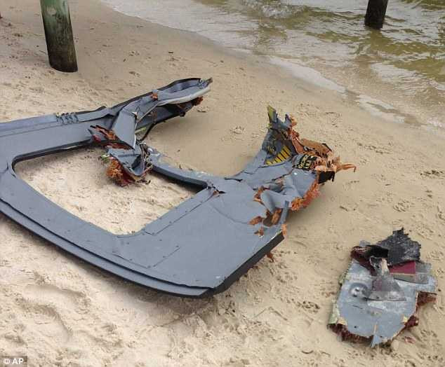 Thi thể lính Mỹ trôi dạt trên biển sau vụ trực thăng rơi