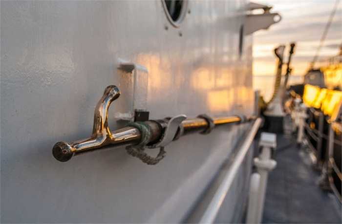 Khi đang ở trên thuyền rồi thì không nên nhắc đến từ ‘salmon’ (cá hồi), bởi nó là điều kiêng kị. Nếu không chuyến đi đó sẽ gặp chuyện chẳng lành đấy