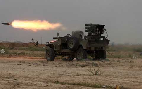 Giao tranh dữ dội với IS, quân đội Iraq nhích từng bước