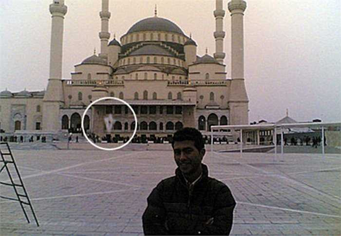 Bức ảnh có vệ trắng lạ được chụp tại Ankara, Thổ Nhĩ Kì