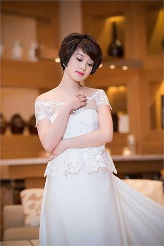 Sau khi lập gia đình, Mi Vân gần như dừng mọi hoạt động trong showbiz để sinh con gái đầu lòng. 