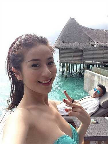 8 năm trôi qua, vẫn đôi mắt ấy, vẫn nụ cười ấy, nhưng thay vào đó là nét đẹp mặn mà, đằm thắm của người phụ nữ ở tuổi 26.