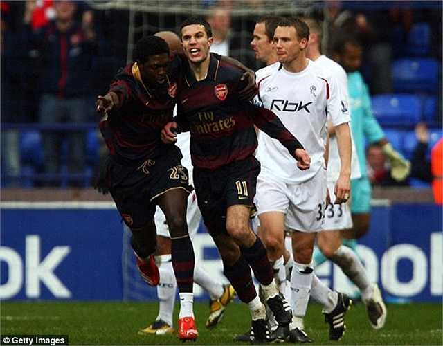 Mặc dù vậy, sự xuất sắc của bộ đôi Van Persie - Adebayor đã giúp Arsenal ngược dòng, thắng ngược 3-2
