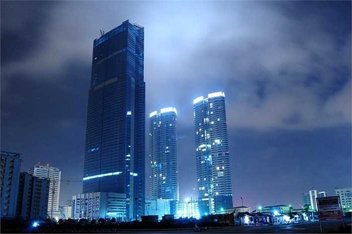 1. Hanoi Landmark 72. Địa điểm: Hà Nội. Chiều cao: 336 m. Mở cửa từ tháng 5/2012, Hanoi Landmark 72 bao gồm 2 cao ốc văn phòng 50 tầng cùng với 1 tháp cao 72 tầng. Nhà ở, trung tâm thương mại, văn phòng và khách sạn là những dịch vụ Hanoi Landmark 72 cung cấp. 