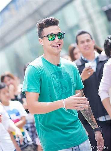 Với ngoại hình đẹp, tuyển thủ Thái Lan thường xuyên nhận được lời mời đóng quảng cáo, người mẫu chụp hình.