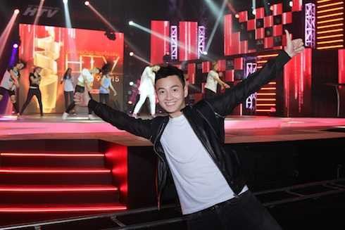 Ngô Kiến Huy giữ vai trò MC.