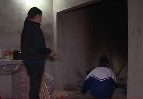 Nữ sinh lớp 11 bị đánh hội đồng khiến mất khả năng nói