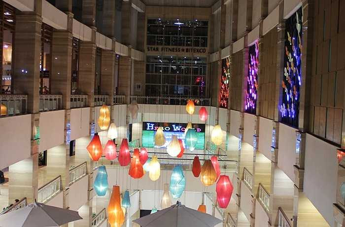 Theo giới thiệu của chủ đầu tư tòa nhà là Tập đoàn Bitexco, The Garden Hà Nội được thiết kế đậm nét kiến trúc Pháp, tạo ra một khu phố Paris nằm giữa thủ đô Hà Nội. Với tổng diện tích sàn là 70.273m2, đây là một dự án phức hợp cao cấp bao gồm The Garden Officetel và The Garden Shopping Center với các cửa hàng bán lẻ & dịch vụ, văn phòng và căn hộ.