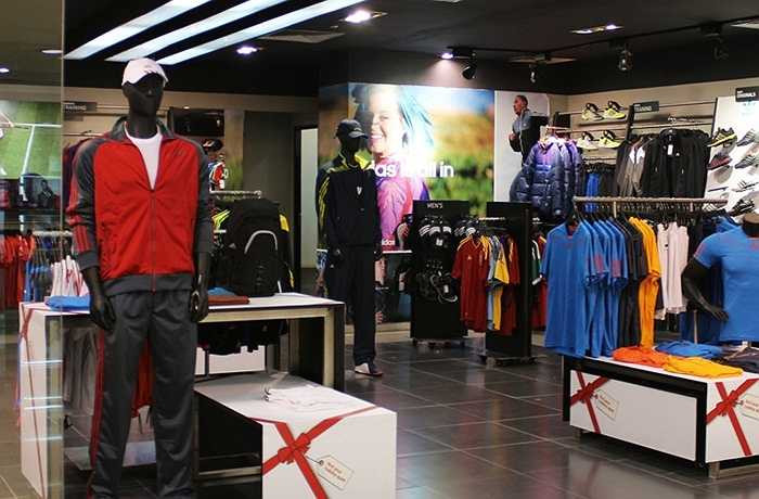 Khu shopping với nhiều thương hiệu lớn