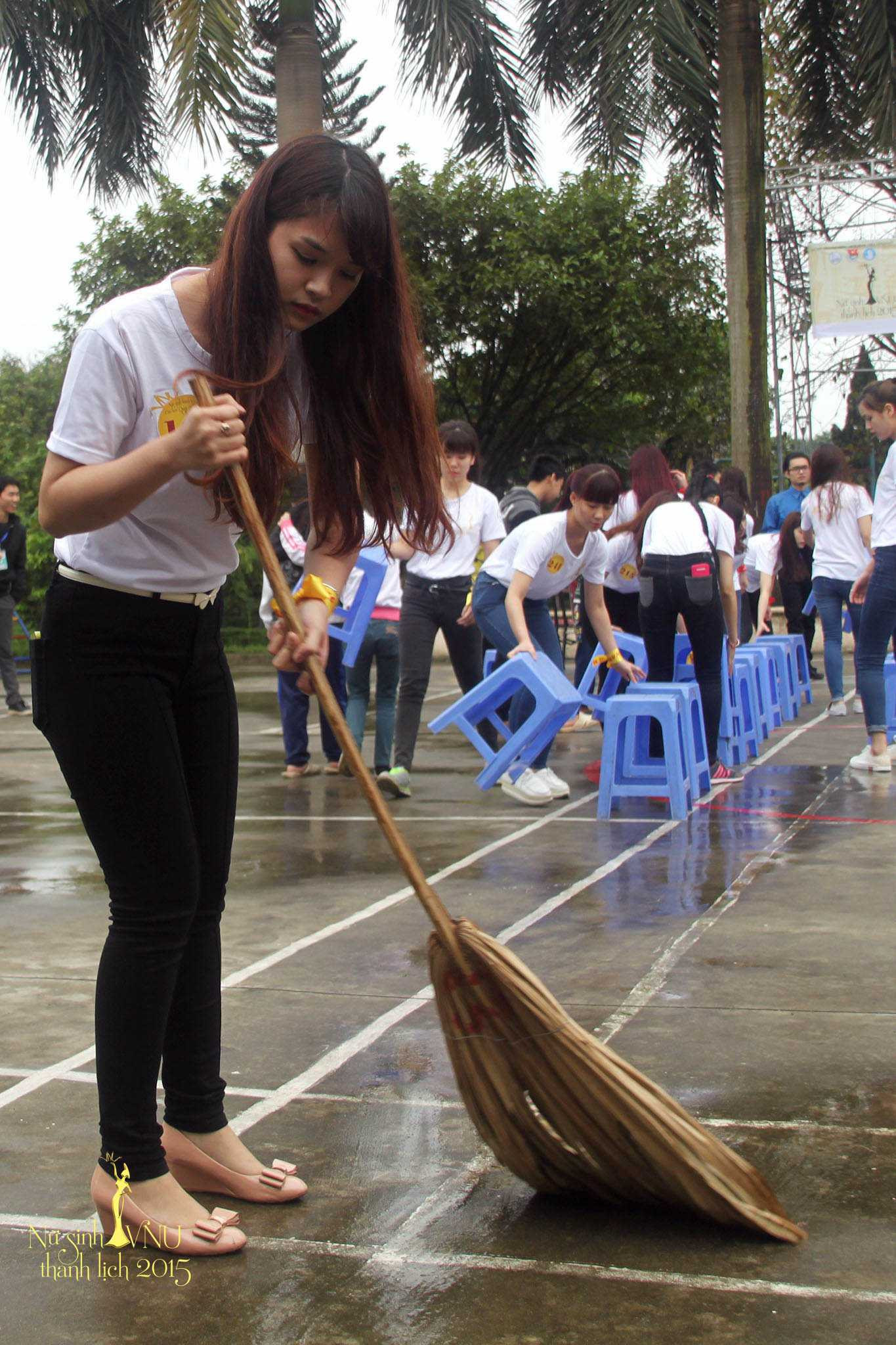 Nữ sinh thanh lịch ĐHQGHN