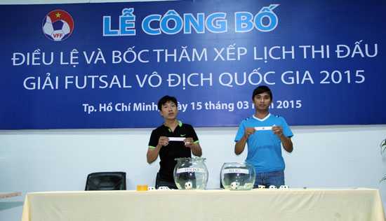 Các đội tiền hành bốc thăm chia bảng giải Futsal Quốc gia 2015 (ảnh: VFF)