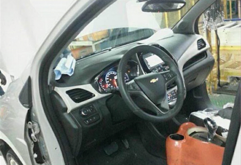 Chevrolet Spark 2016 lần đầu lộ nội thất