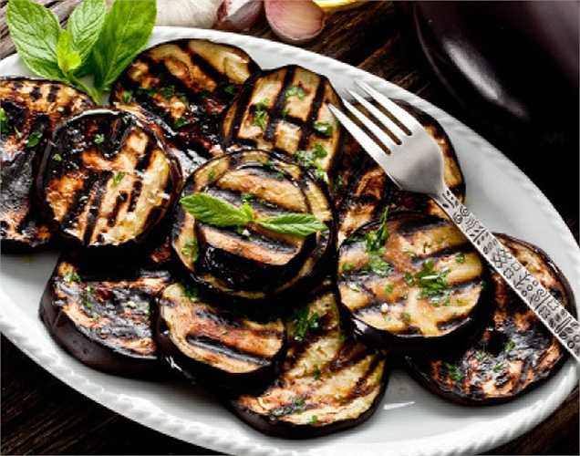 Giúp phòng ngừa và điều trị chứng mất ngủ: Cà tím chứa nhiều magiê có tác dụng Giúp phòng ngừa và điều trị chứng mất ngủ. Đây là phương pháp điều trị bệnh mất ngủ tự nhiên, đơn giản và hiệu quả.