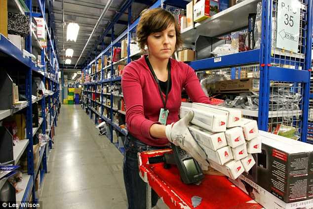 Những bí mật của nhân viên làm việc trong kho hàng Amazon