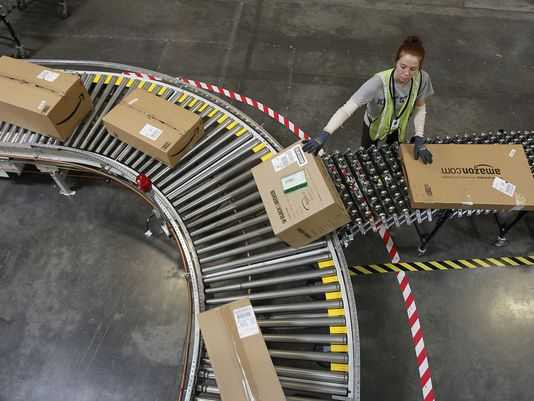 Những bí mật của nhân viên làm việc trong kho hàng Amazon
