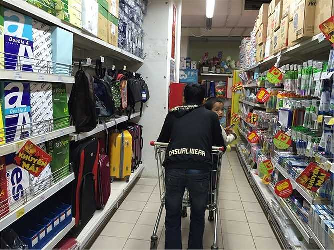 Khách hàng đều khá thoải mái khi mua sắm