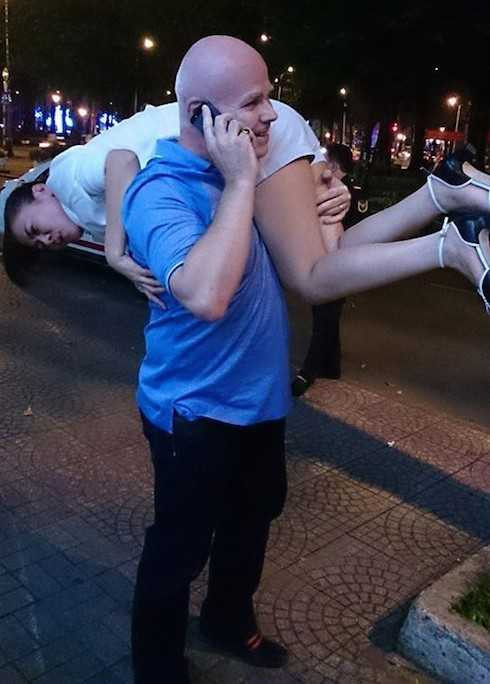 thu minh chồng tây