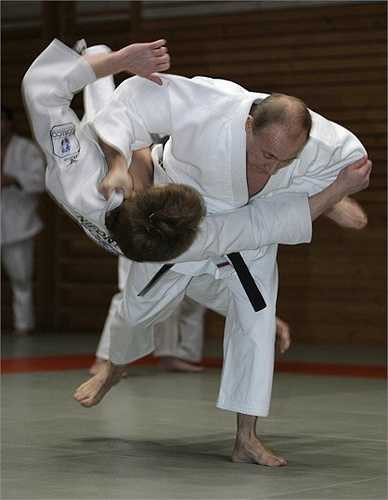Ông Putin đã có đai bát đẳng môn Judo và cửu đẳng môn Taekwondo.