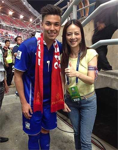 Anh trở nên nổi tiếng sau màn trình diễn ấn tượng cùng tuyển Thái Lan vô địch AFF Cup 2014. 
