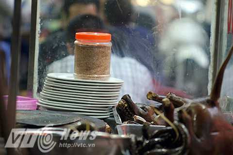 Hành trình từ sân nhà tới bàn nhậu của những chú chó nuôi