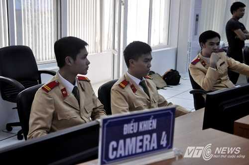 'Mắt thần' bắt người vi phạm giao thông ở Hà Nội thế nào?