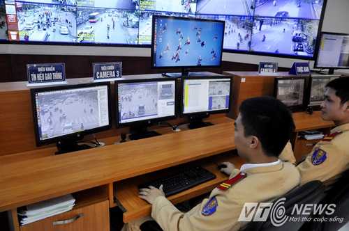 'Mắt thần' bắt người vi phạm giao thông ở Hà Nội thế nào?