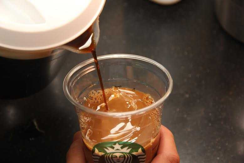 Dolce Misto kết hợp sự phong phú của cà phê Starbucks với sốt dolce ngọt ngào