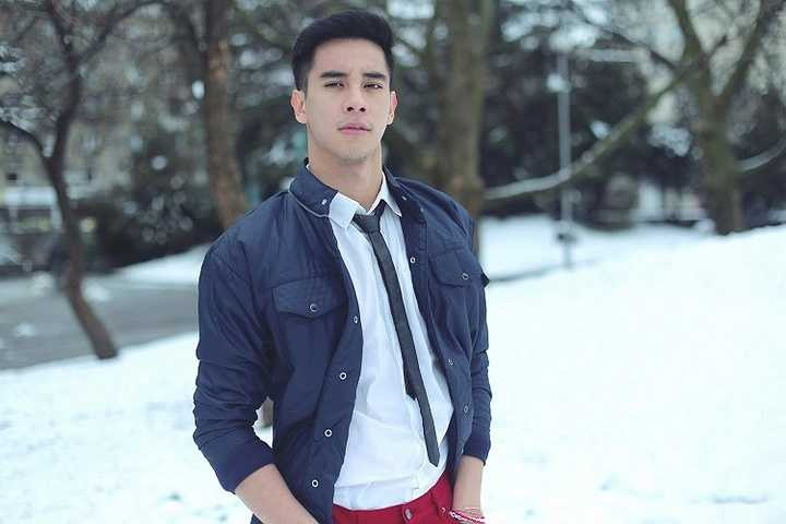 Ngay sau khi được nhận vai, Hồ Vĩnh Khoa đã dành thời gian nghiên cứu kịch bản, tham gia chụp hình cùng đoàn phim