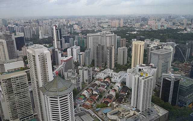 Làm thế nào để sống dư dả trên thành phố đắt đỏ nhất hành tinh