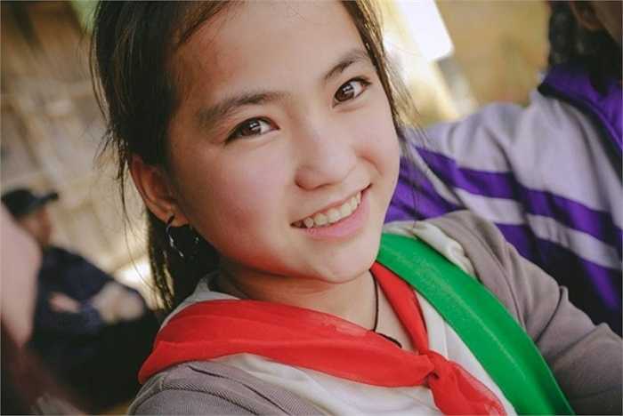 Gần đây, cư dân mạng chia sẻ loạt hình ảnh chân dung một bé gái người H'Mông.